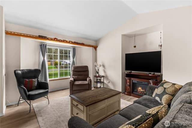 Property photo for 19211 110th Street E, Bonney Lake photo 5
