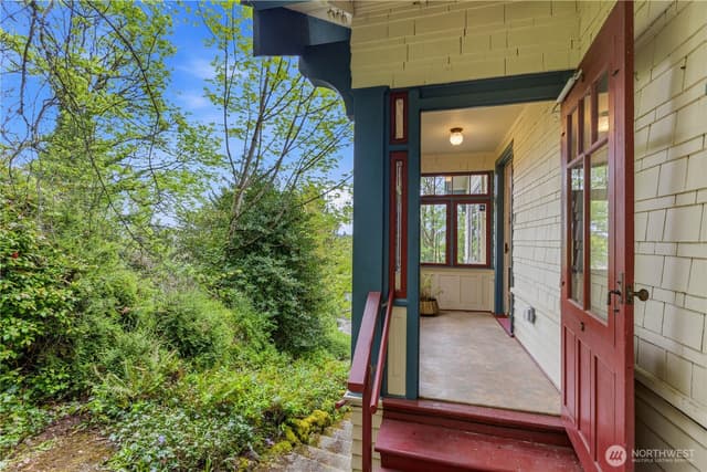 Property photo for 4903 S 31st Avenue, Seattle photo 4
