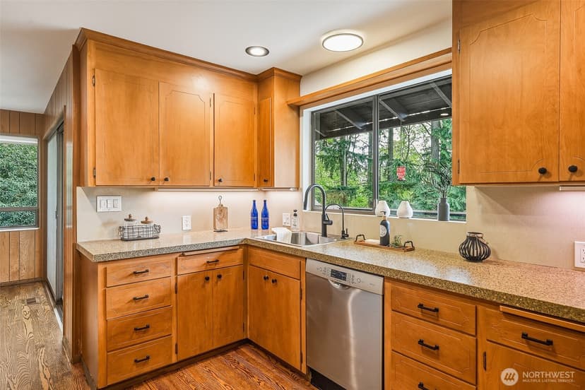 Property photo for 797 NW Culbertson Drive, Seattle photo 8