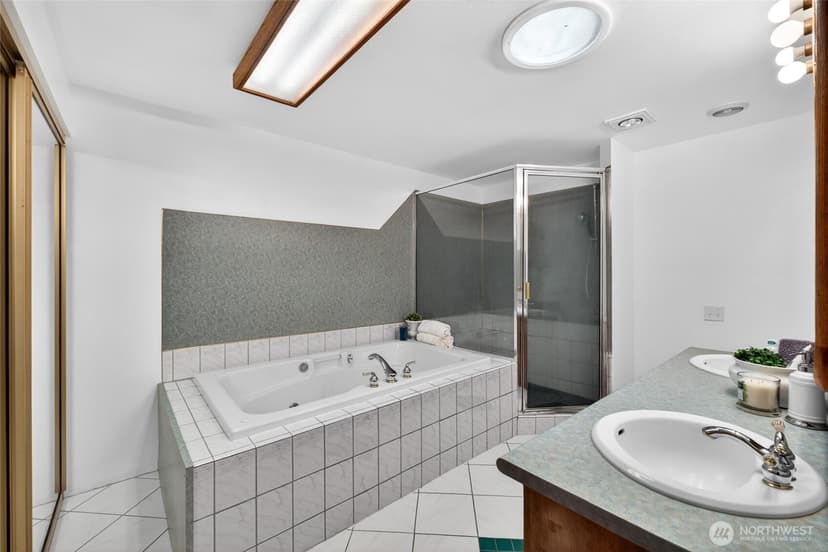Property photo for 4815 West Tapps Dr East, Lake Tapps photo 14