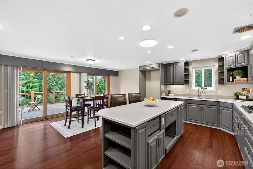 Property photo for 4815 West Tapps Dr East, Lake Tapps photo 6