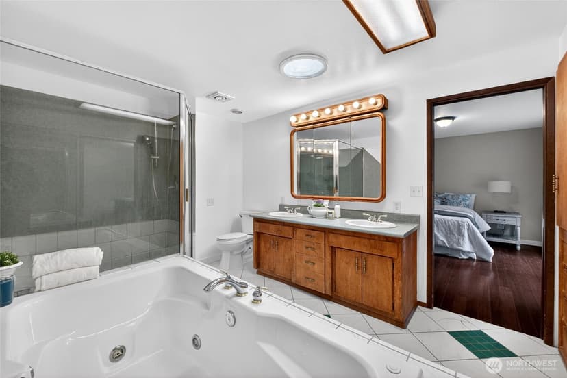 Property photo for 4815 West Tapps Dr East, Lake Tapps photo 15