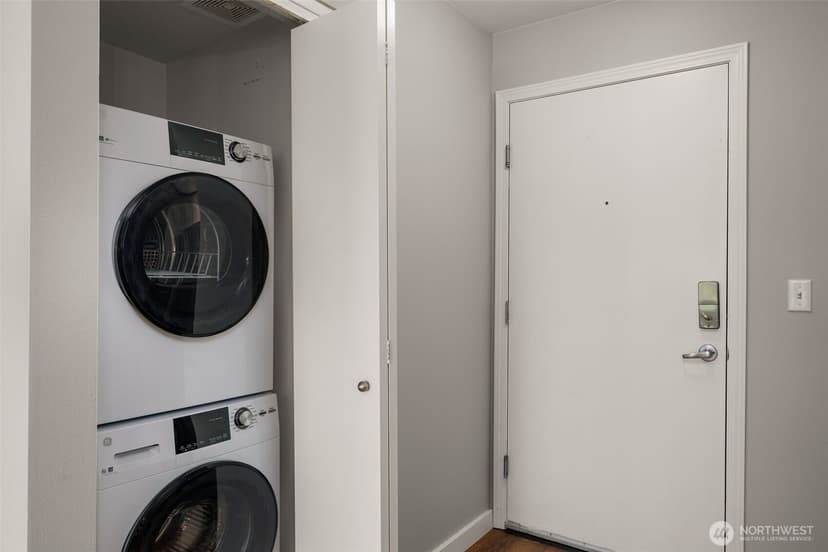 Property photo for 2901 S Jackson Street #404, Seattle photo 14