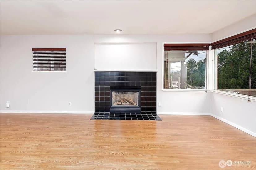 Property photo for 311 NE 95th St, Seattle photo 10