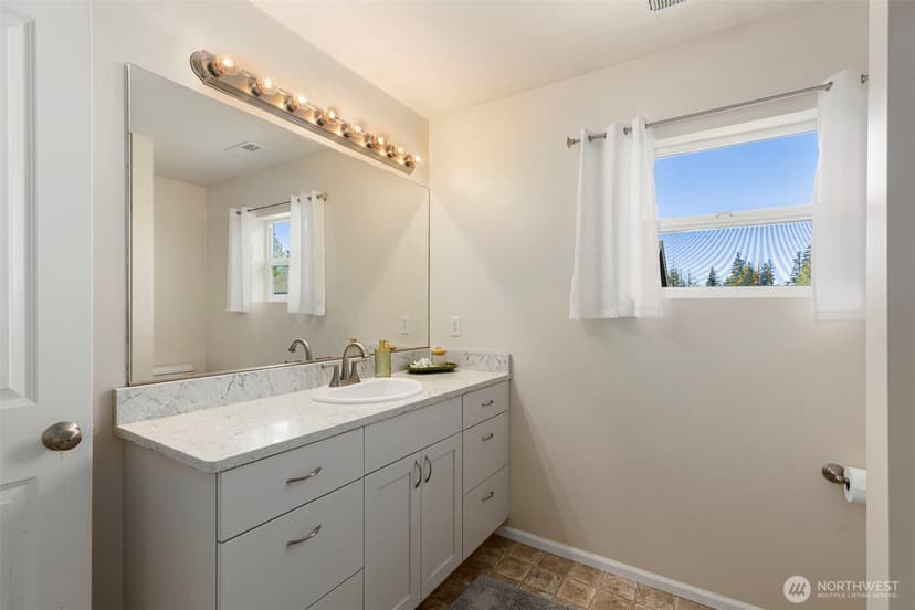 Property photo for 4787 Strathmore Circle SW, Port Orchard photo 21