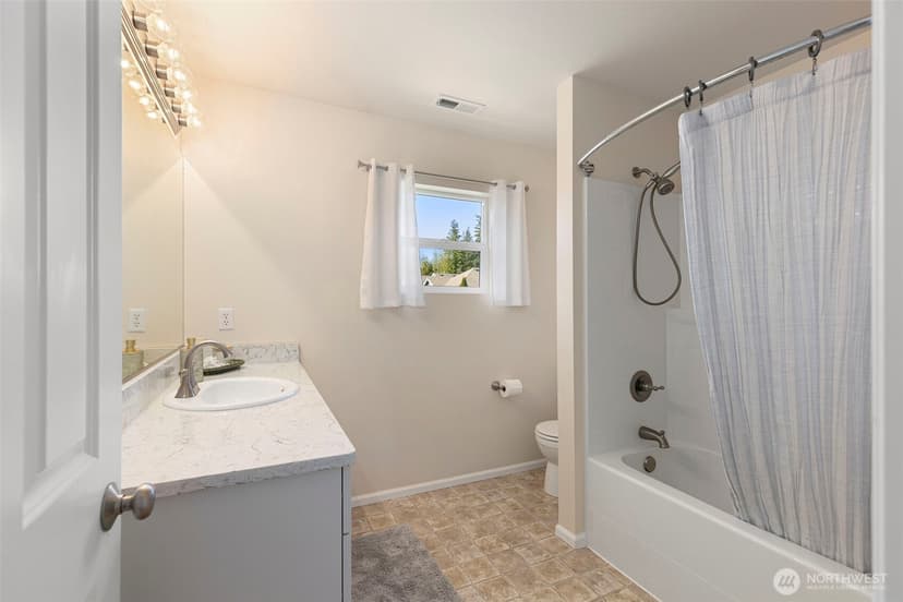 Property photo for 4787 Strathmore Circle SW, Port Orchard photo 20