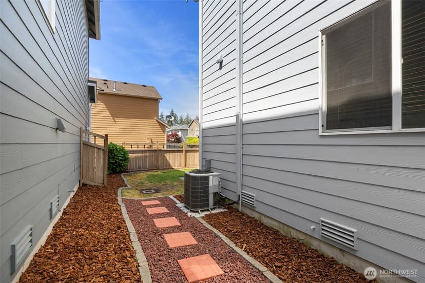 Property photo for 4787 Strathmore Circle SW, Port Orchard photo 24