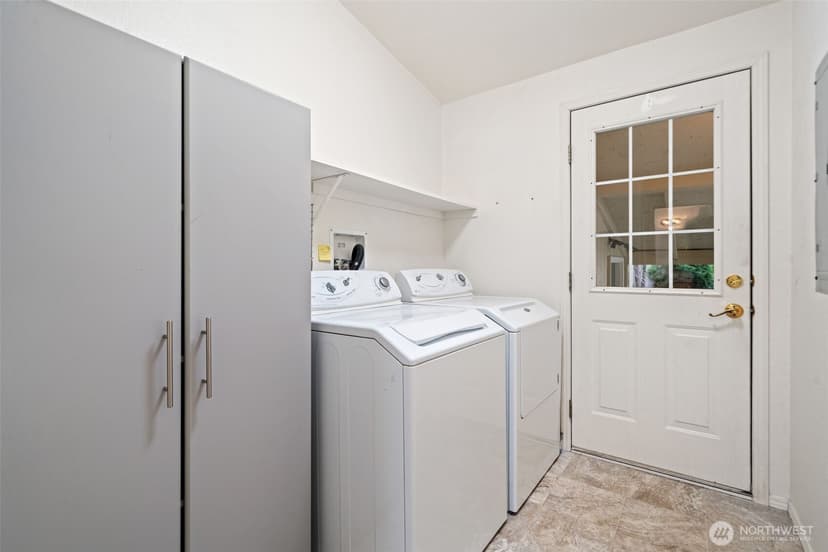 Property photo for 900 NE Saturn Lane, Bremerton photo 15