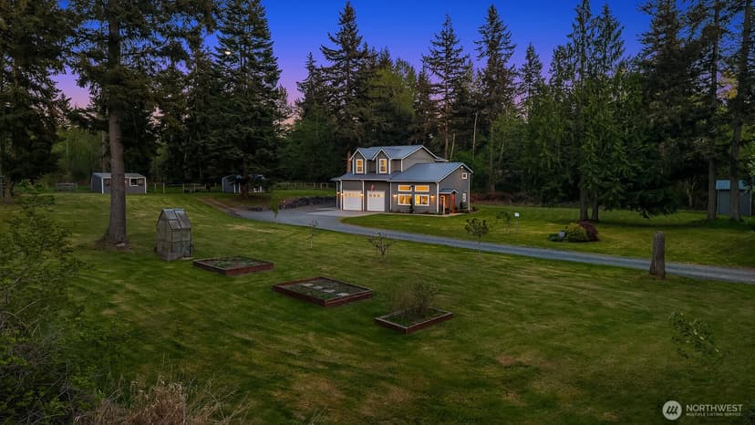 Property photo for 13115 18th Avenue NW, Tulalip photo 2