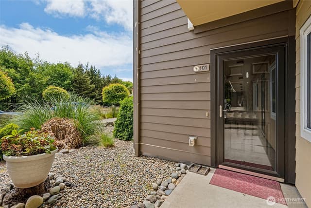 Property photo for 262 Oyhut Bay Boulevard SW #101, Ocean Shores photo 5