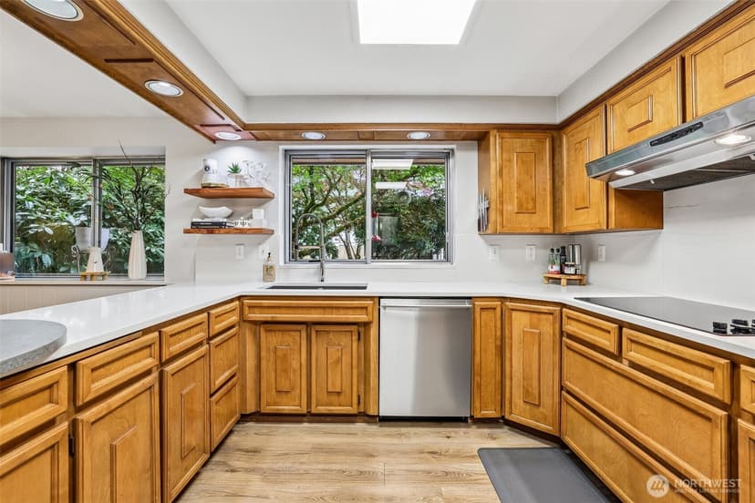 Property photo for 15408 Waller Road E, Tacoma photo 10