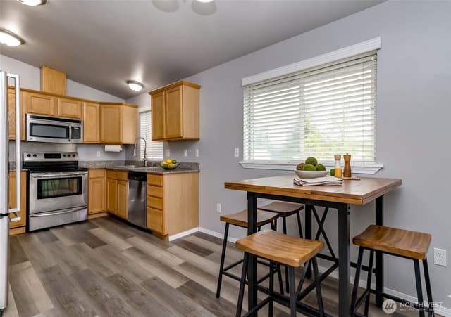 Property photo for 22204 Cedarview Drive E, Bonney Lake photo 3