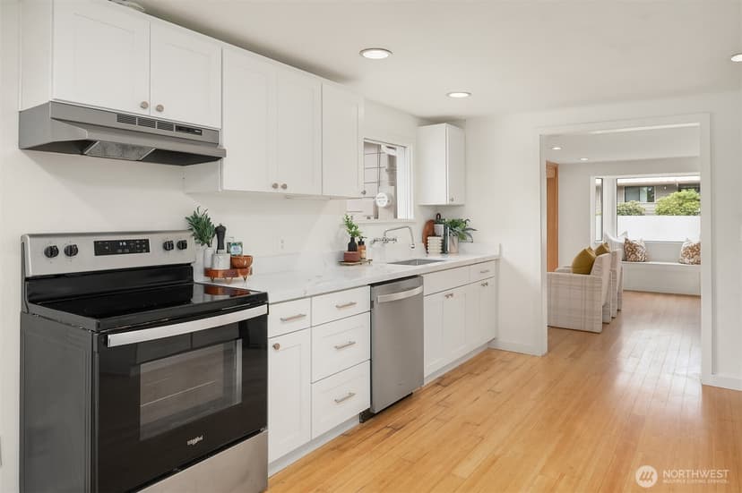 Property photo for 215 NW 130th Street, Seattle photo 9