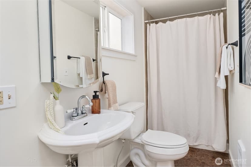Property photo for 215 NW 130th Street, Seattle photo 15