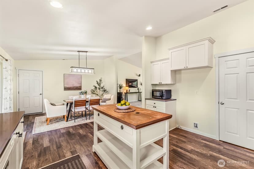 Property photo for 214 280th Street NE, Arlington photo 16