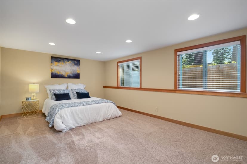 Property photo for 336 N 160th Street, Shoreline photo 18