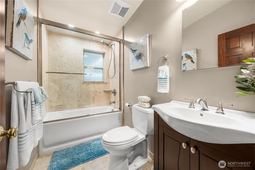 Property photo for 336 N 160th Street, Shoreline photo 20