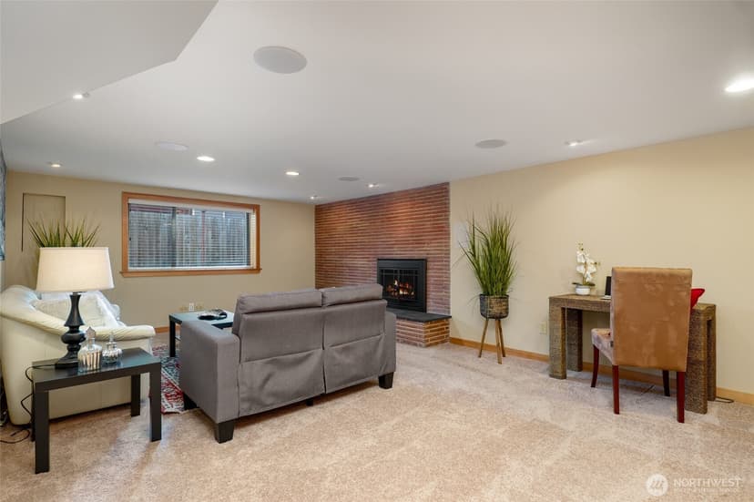 Property photo for 336 N 160th Street, Shoreline photo 22