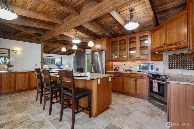 Property photo for 336 N 160th Street, Shoreline photo 9