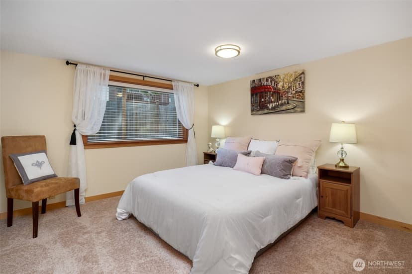 Property photo for 336 N 160th Street, Shoreline photo 17