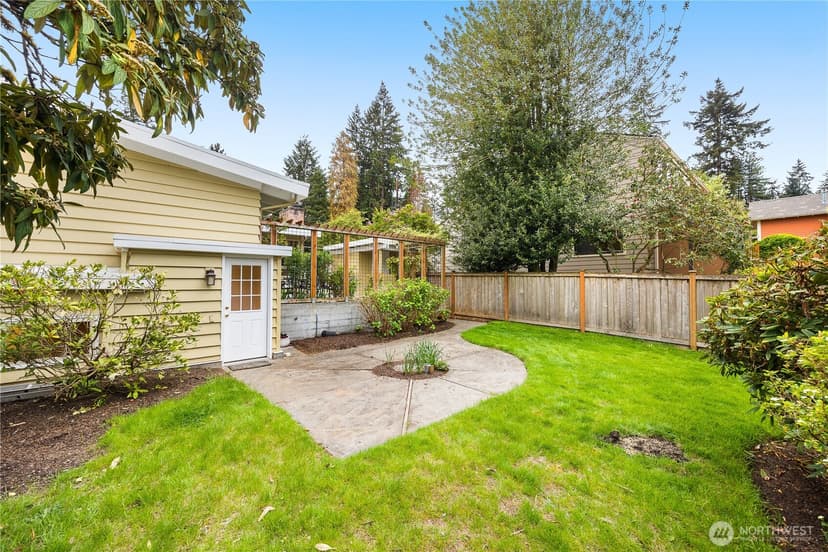 Property photo for 336 N 160th Street, Shoreline photo 30