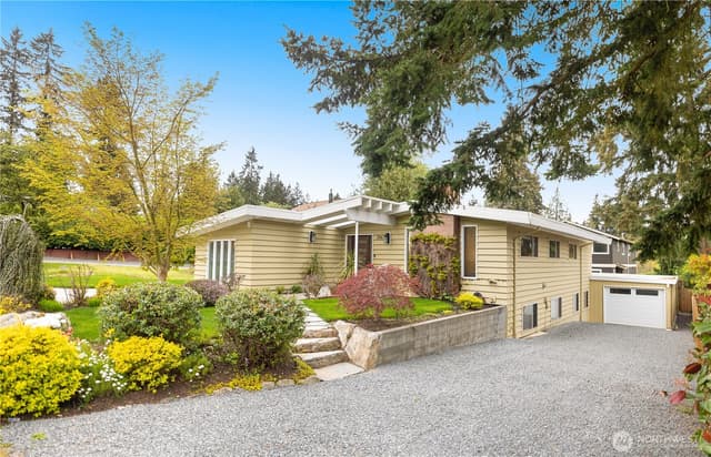 Property photo for 336 N 160th Street, Shoreline photo 2