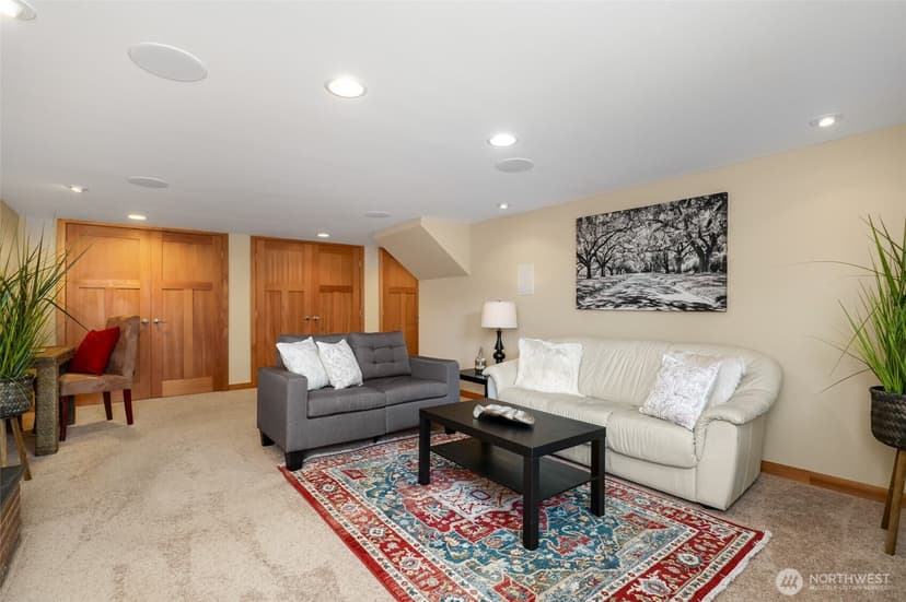 Property photo for 336 N 160th Street, Shoreline photo 23