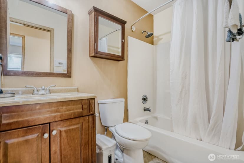 Property photo for 8823 W Mall Drive, Everett photo 23