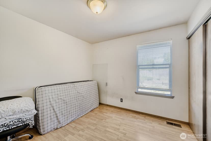 Property photo for 8823 W Mall Drive, Everett photo 18
