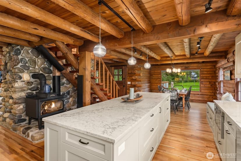 Property photo for 1916 Sawdust Hill Road NE, Poulsbo photo 6