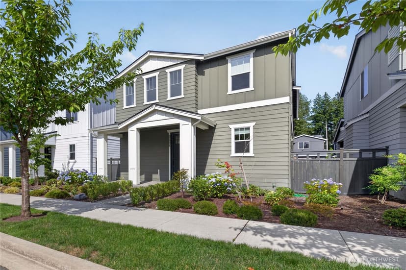 Property photo for 33136 Holly Avenue SE, Black Diamond photo 2