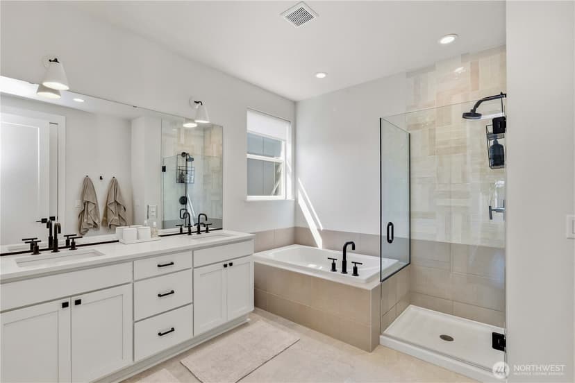 Property photo for 33136 Holly Avenue SE, Black Diamond photo 22