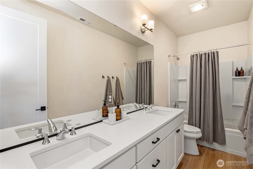 Property photo for 33136 Holly Avenue SE, Black Diamond photo 25