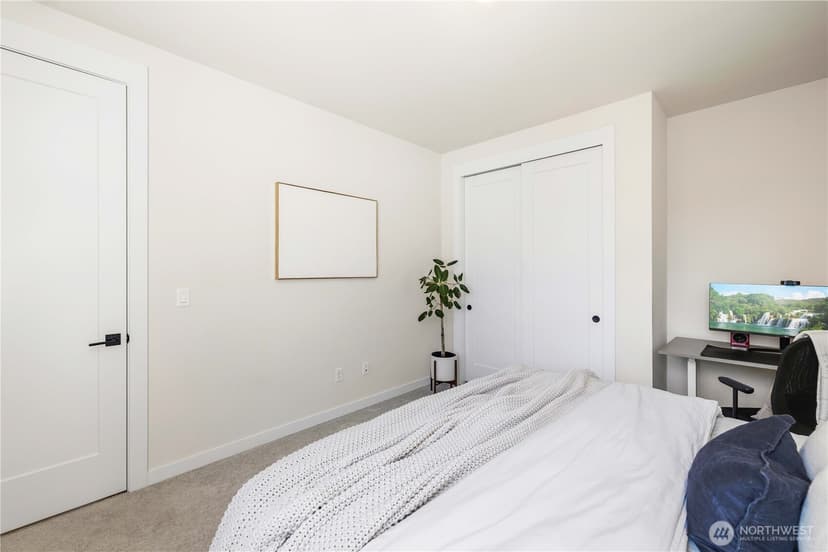 Property photo for 33136 Holly Avenue SE, Black Diamond photo 24