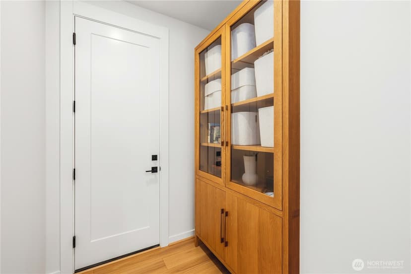Property photo for 33136 Holly Avenue SE, Black Diamond photo 15