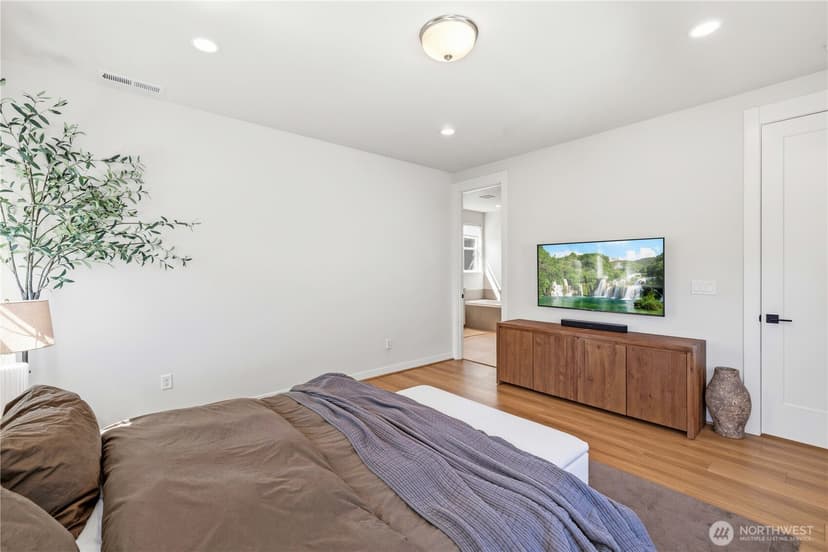 Property photo for 33136 Holly Avenue SE, Black Diamond photo 21