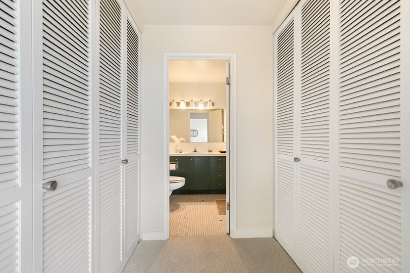 Property photo for 521 5th Avenue W #805, Seattle photo 17
