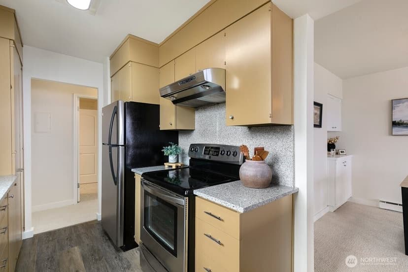 Property photo for 521 5th Avenue W #805, Seattle photo 12