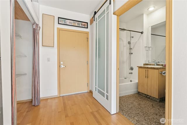 Property photo for 424 N 85th Street #404, Seattle photo 4