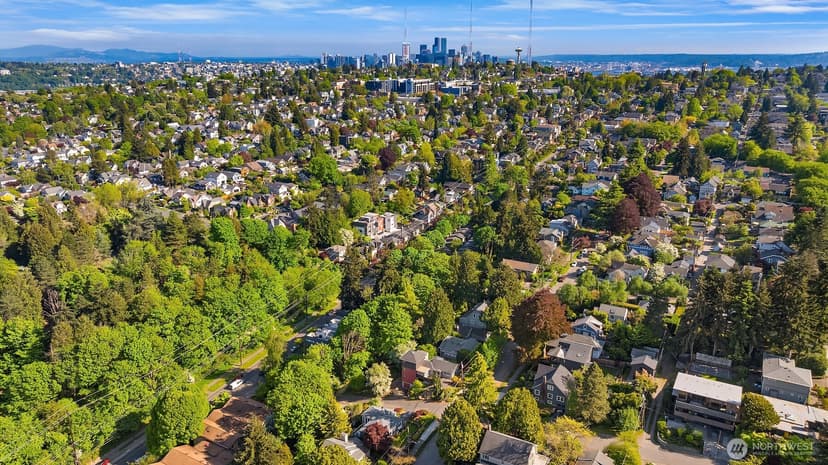 Property photo for 2702 4th Avenue W, Seattle photo 35