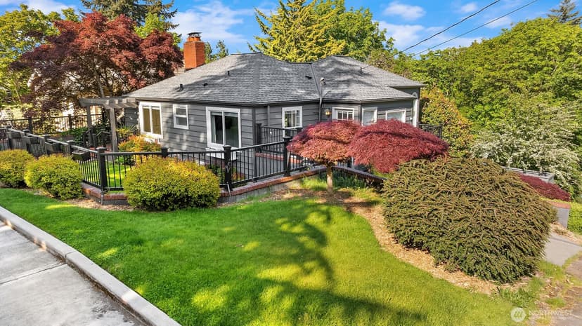 Property photo for 2702 4th Avenue W, Seattle photo 34