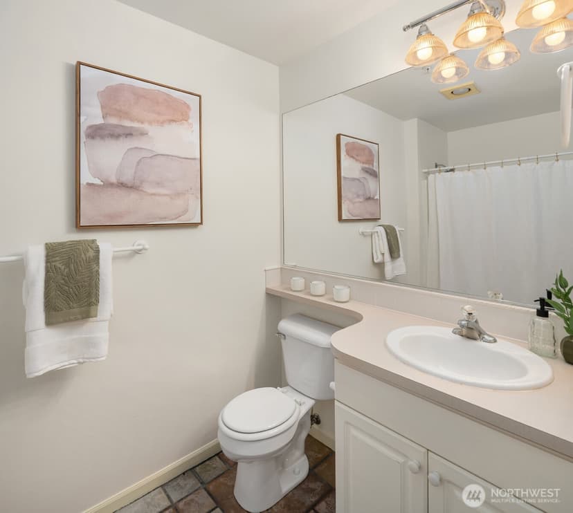 Property photo for 1417 Queen Anne Avenue N #206, Seattle photo 11