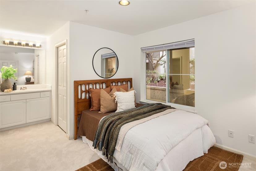 Property photo for 1417 Queen Anne Avenue N #206, Seattle photo 13