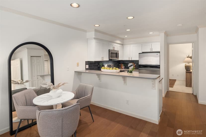 Property photo for 1417 Queen Anne Avenue N #206, Seattle photo 6