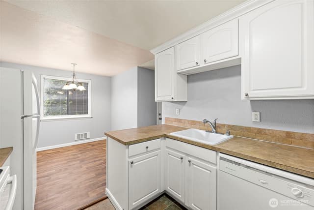 Property photo for 10010 Golden Given Road E #4, Tacoma photo 2