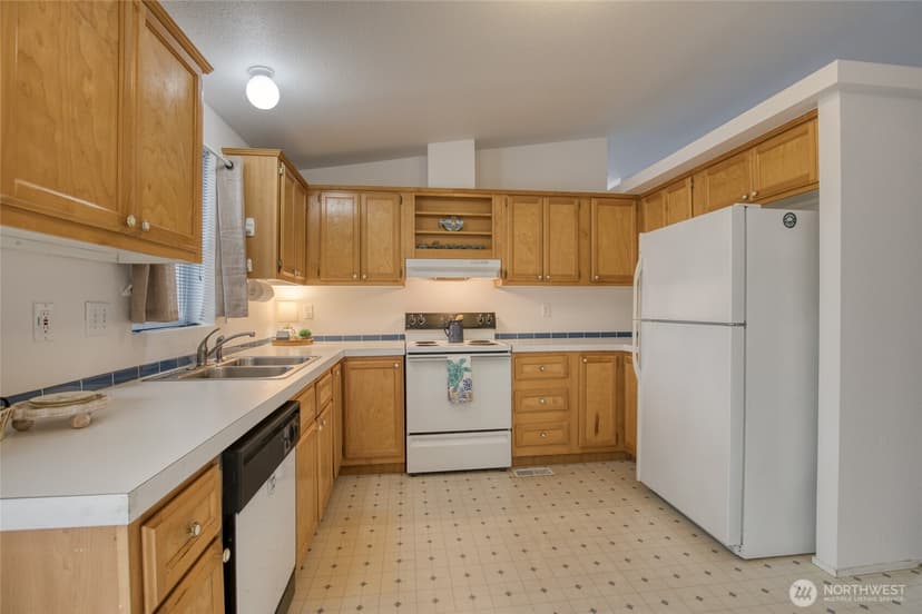 Property photo for 636 Chenois Avenue NE, Ocean Shores photo 6