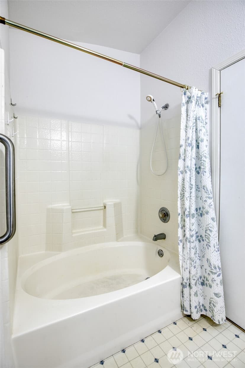 Property photo for 636 Chenois Avenue NE, Ocean Shores photo 11