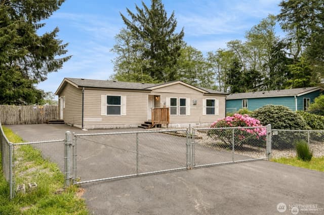 Property photo for 636 Chenois Avenue NE, Ocean Shores