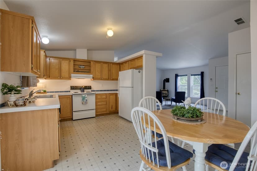 Property photo for 636 Chenois Avenue NE, Ocean Shores photo 5