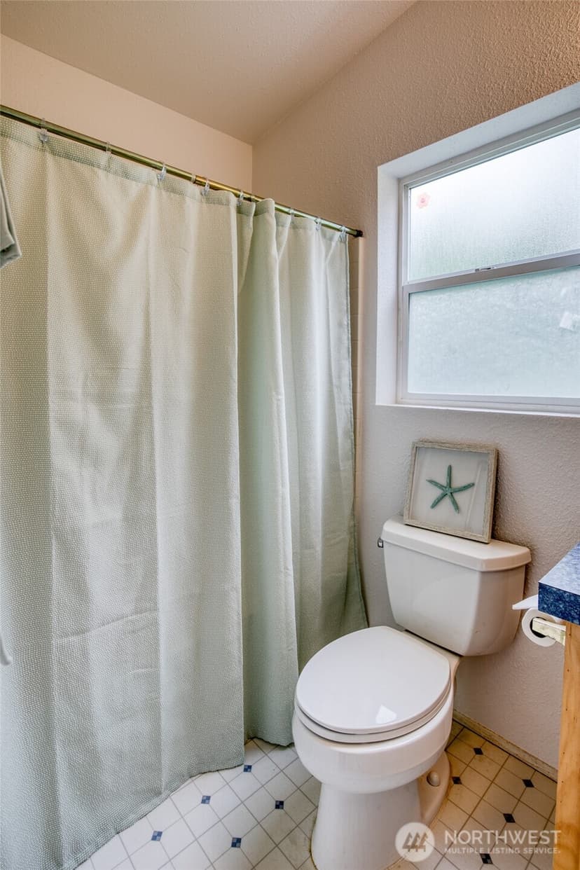 Property photo for 636 Chenois Avenue NE, Ocean Shores photo 14